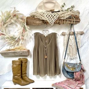 COPY - Michael KORS accordion sleeveless boho blouse in beautiful olive green c…